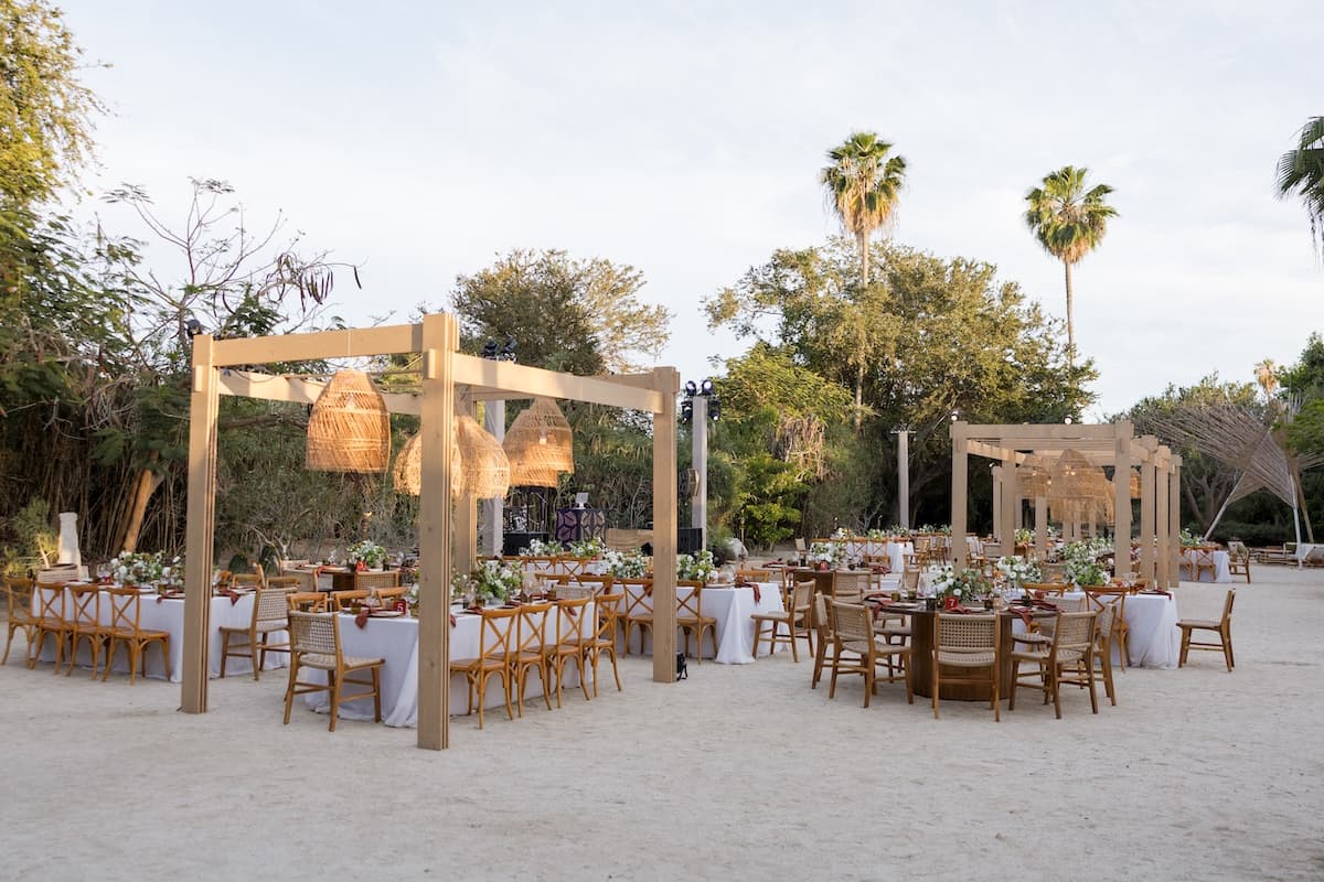 A Modern Spring Wedding at Puerto Raiz 10