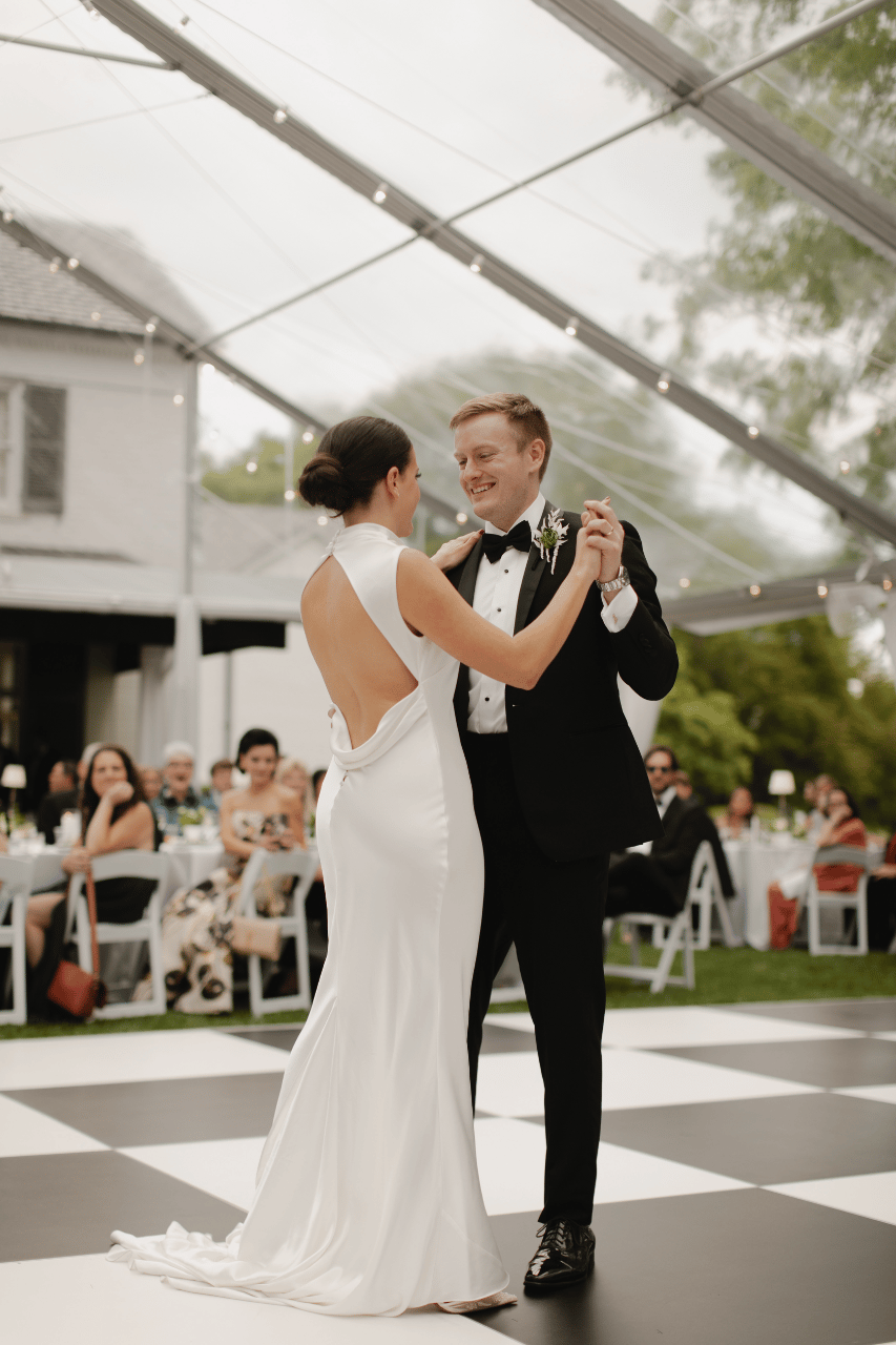 A Timeless Spring Vow Beneath Historic Boxwood Canopies