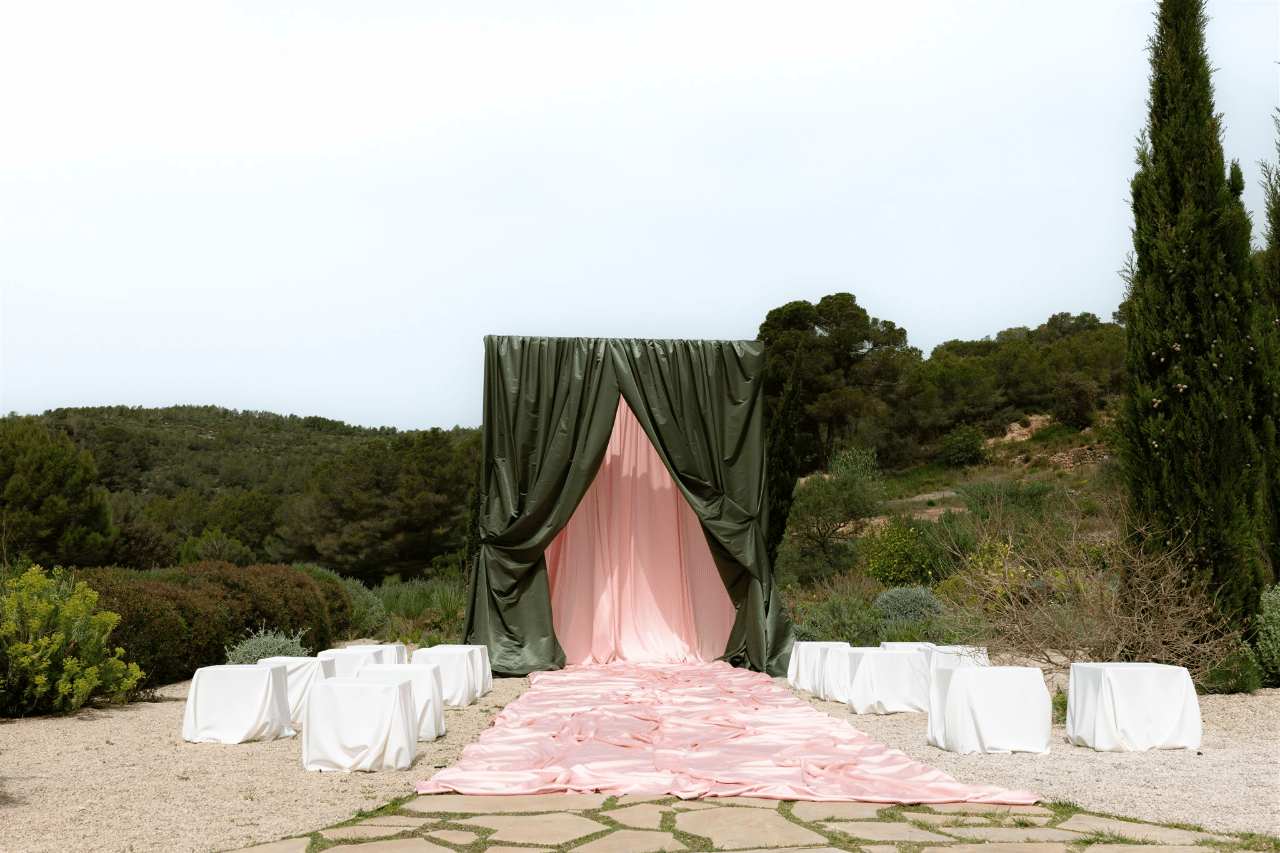 Anastasia Guleva & Vadim Dubrovskiy's wedding-image-13