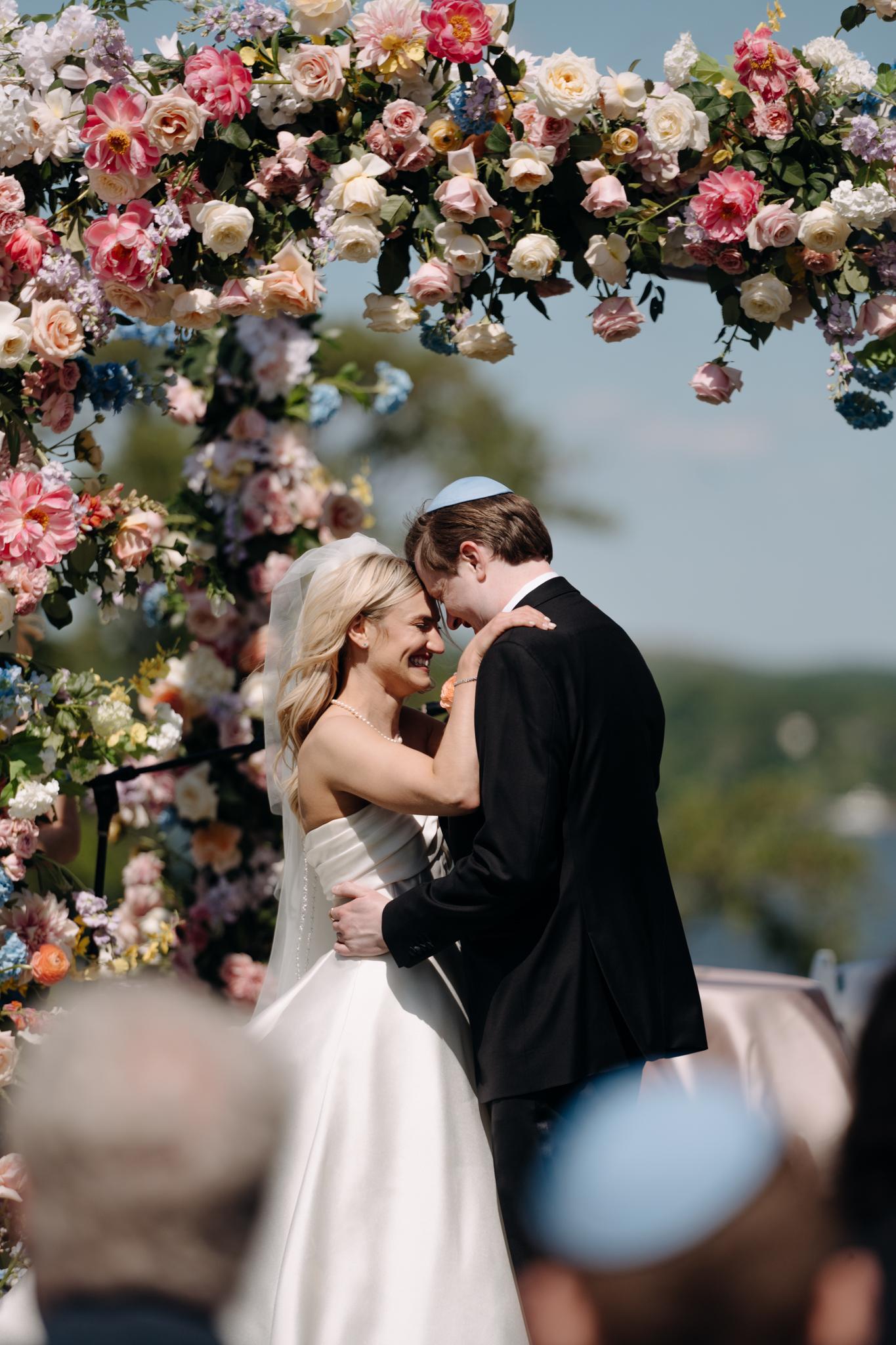 Garden Elegance Along the Potomac’s Shimmering Edge 67