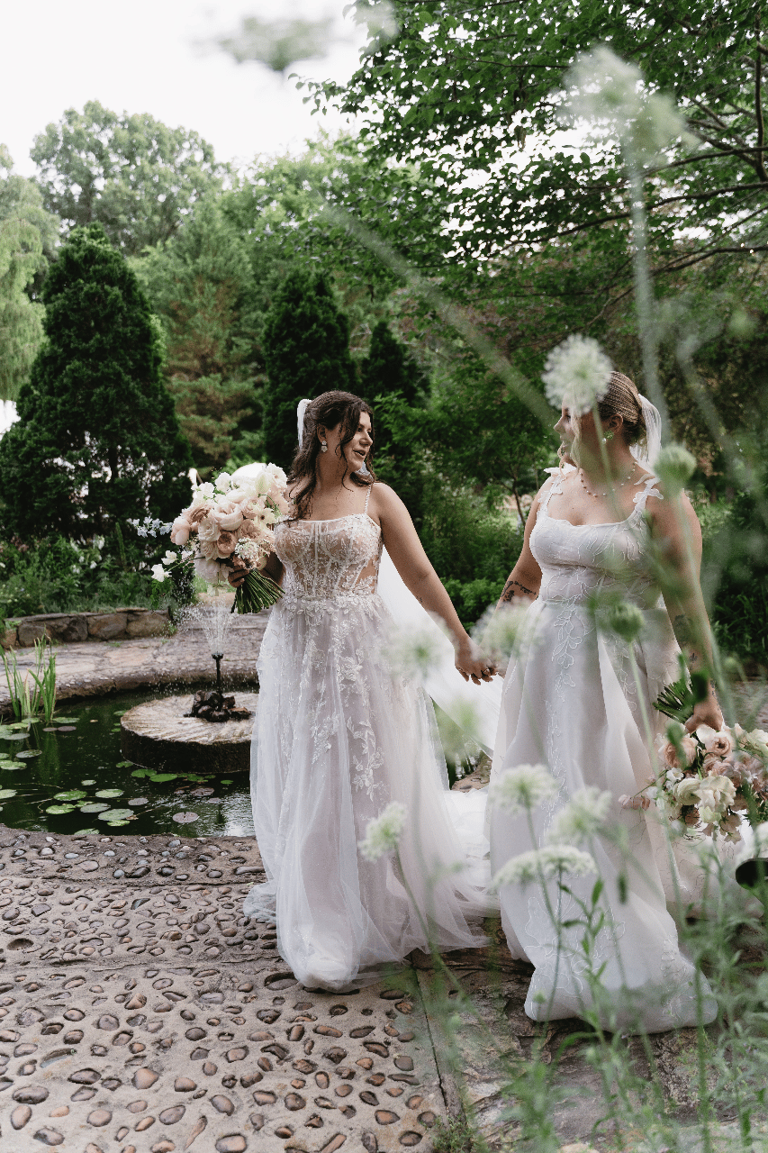 Anna Linsz & Hannah Linsz's wedding-image-33