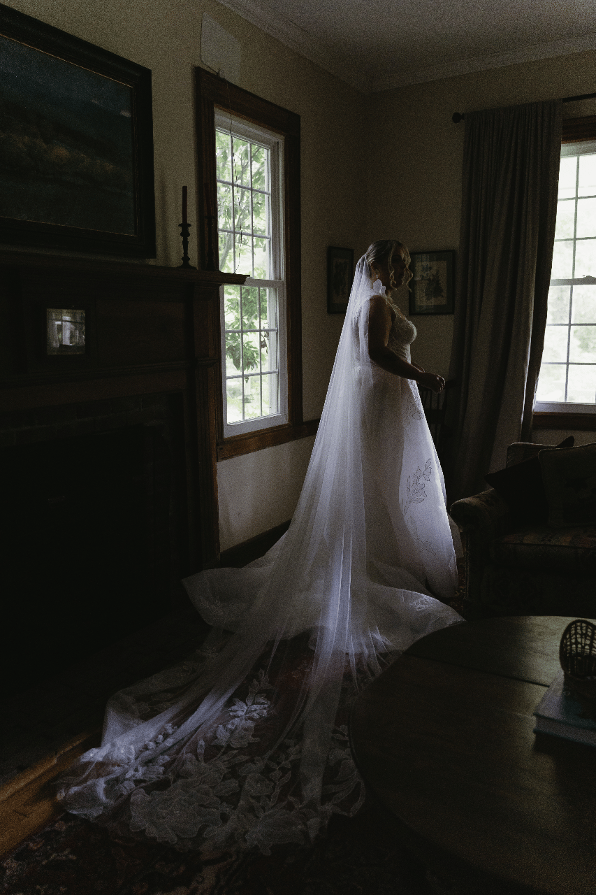 Sun-Kissed Poetry & Sculptural Florals at The Ivy Place photo 2