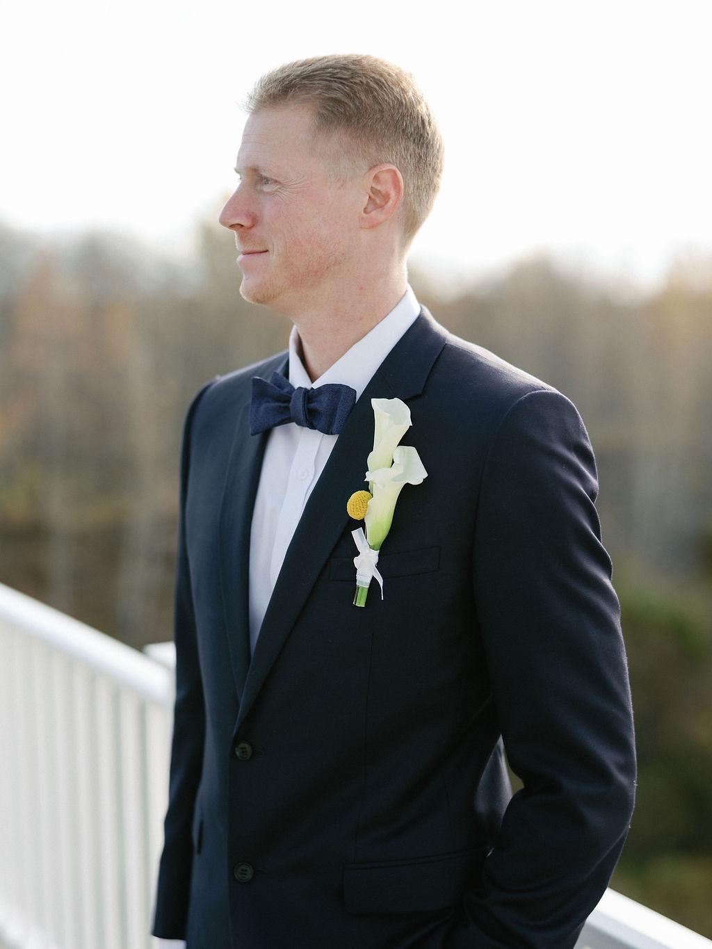 A Classic, Intimate Fall Wedding in Anchorage, Alaska 5