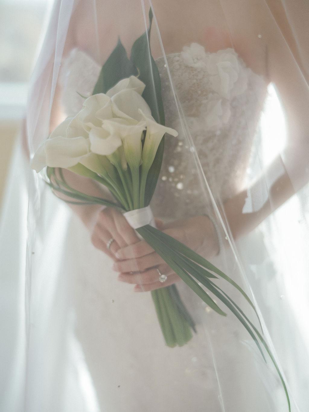 A Classic, Intimate Fall Wedding in Anchorage, Alaska 6