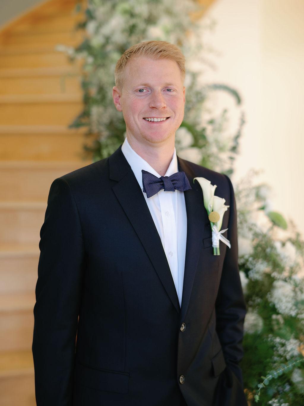 A Classic, Intimate Fall Wedding in Anchorage, Alaska photo 4