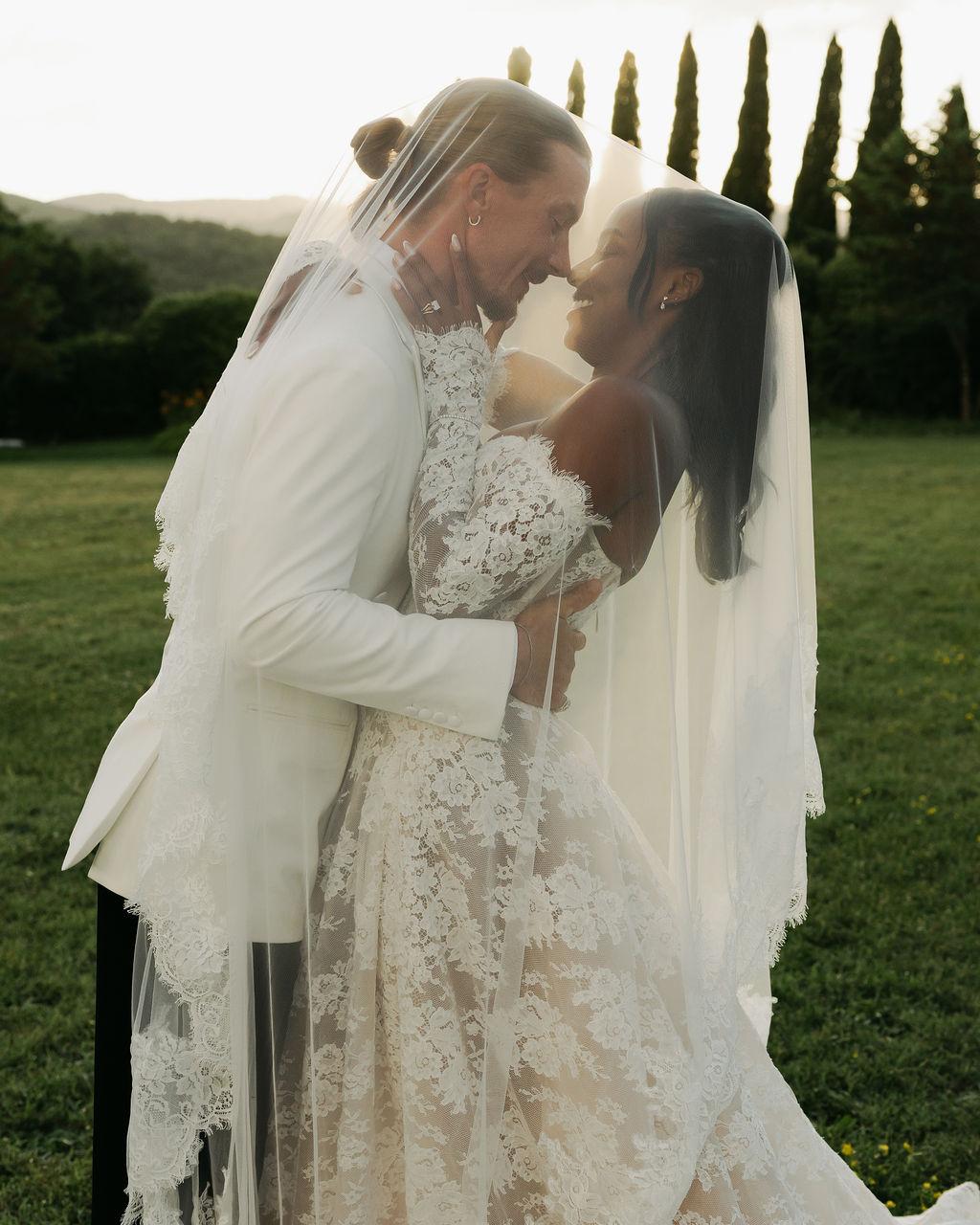A Modern Summer Wedding at Villa Nemora for Content Creators James and Caleigha
