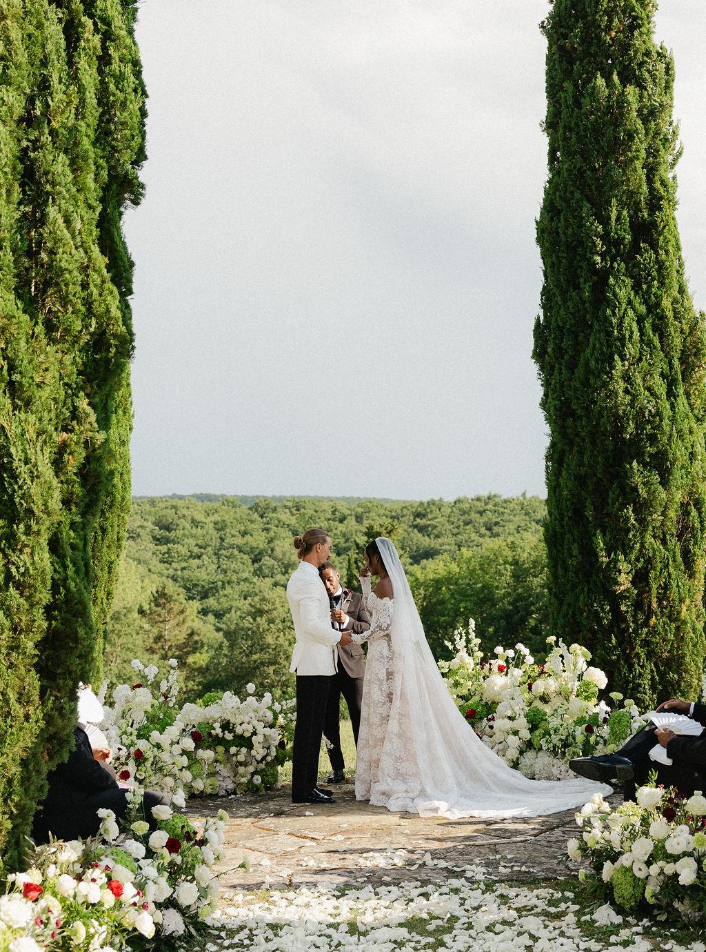 A Modern Summer Wedding at Villa Nemora for Content Creators James and Caleigha 72