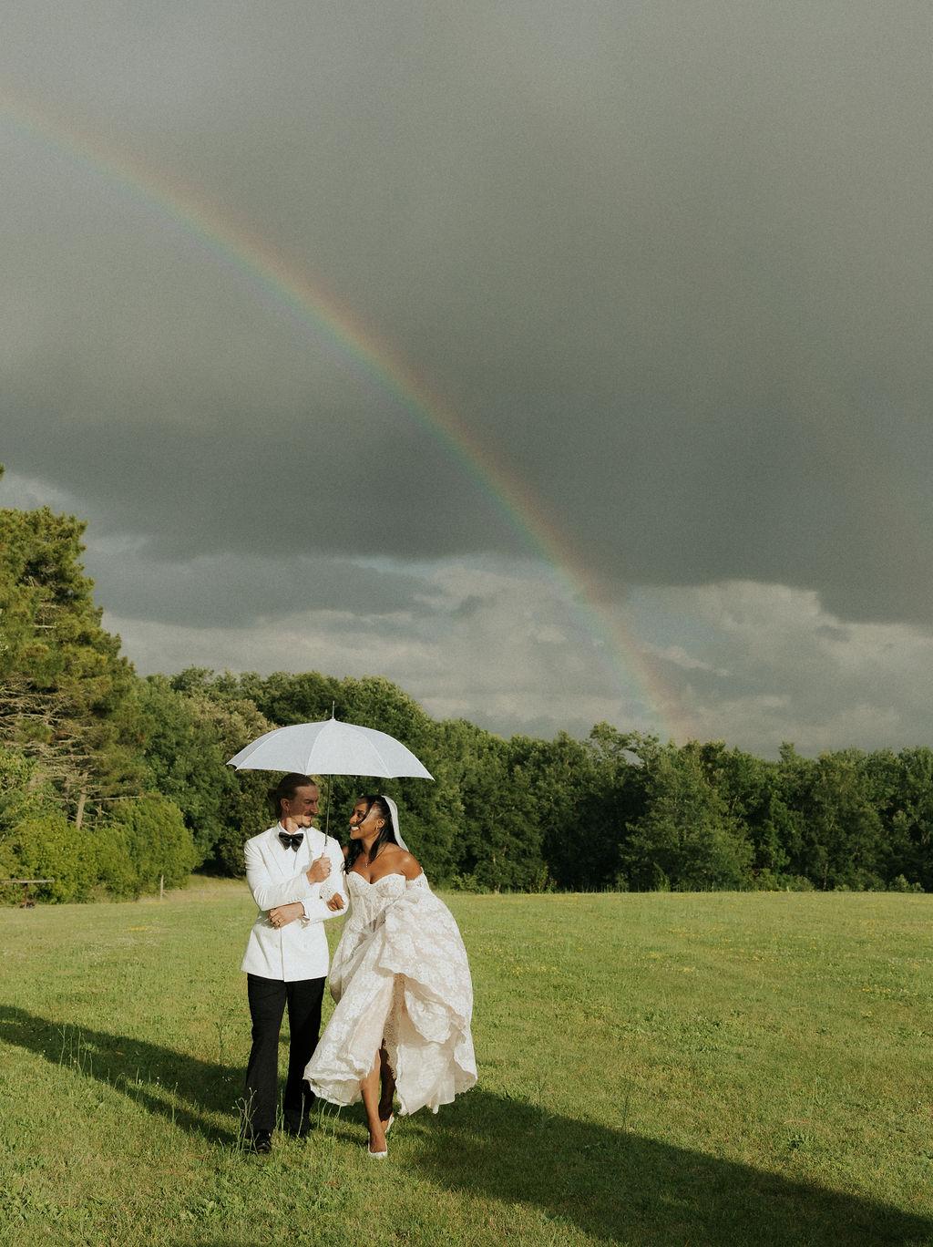 A Modern Summer Wedding at Villa Nemora for Content Creators James and Caleigha 15