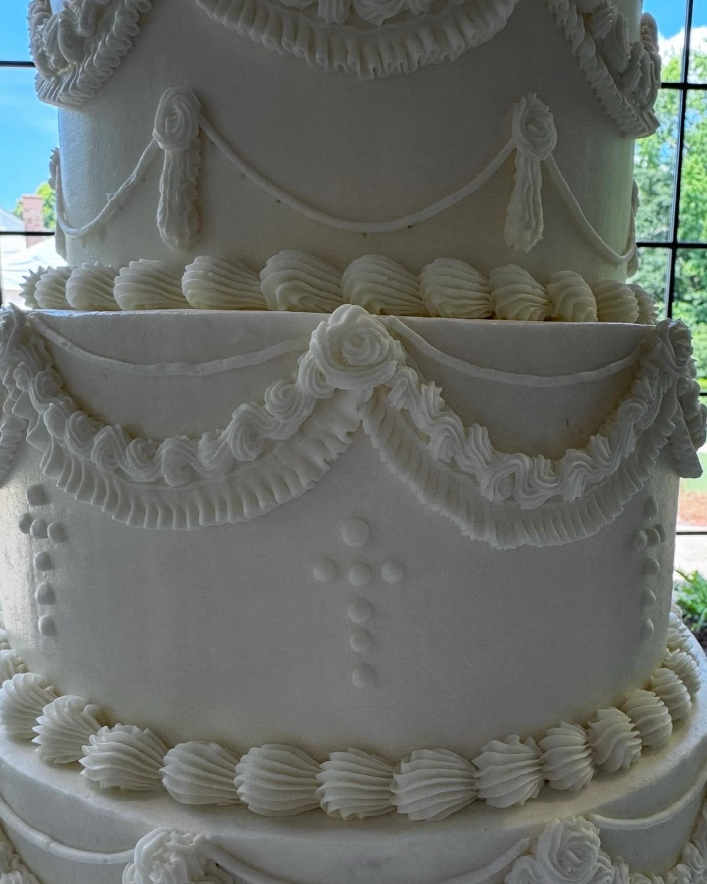 Wedding Cakes by Jan portfolio 1