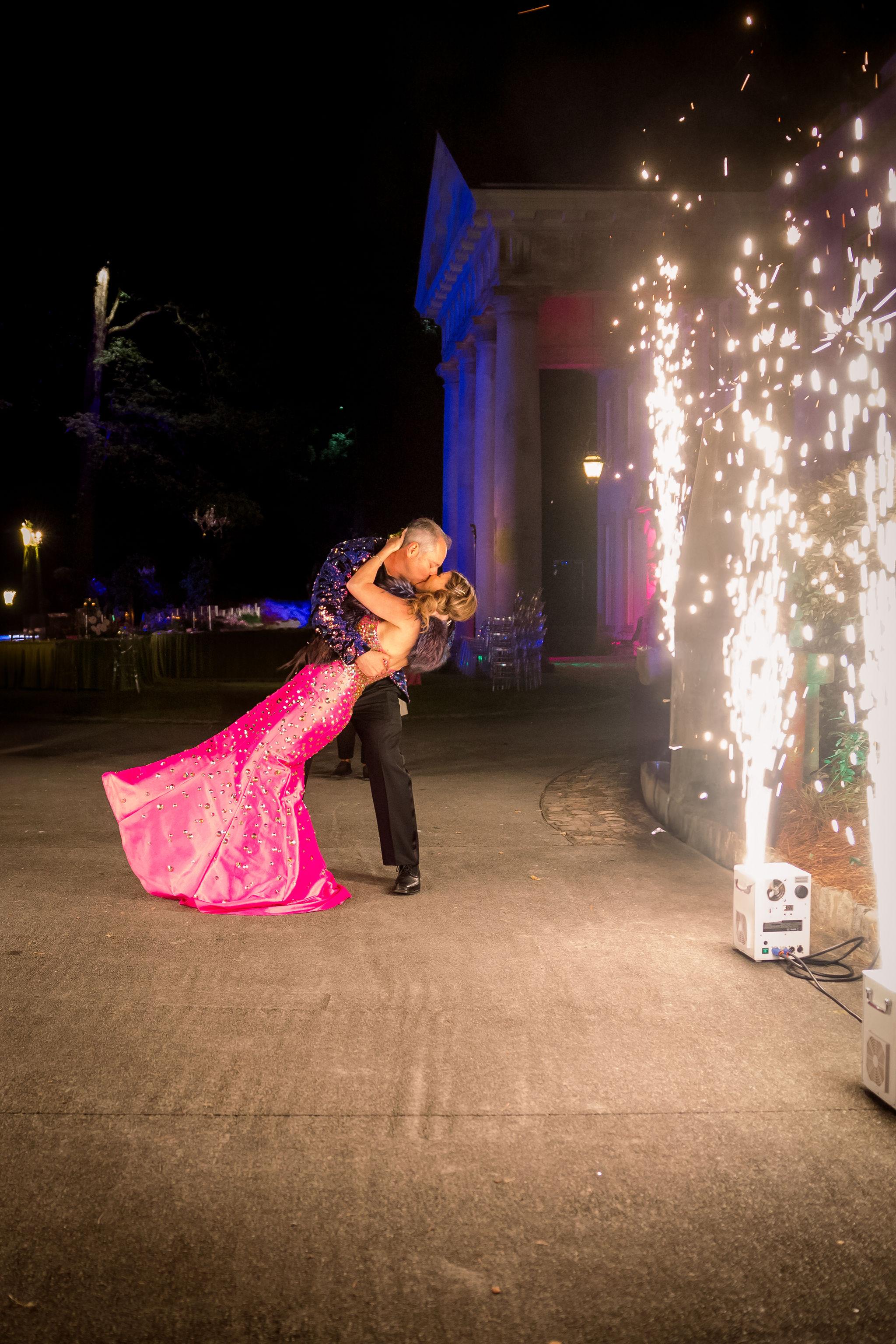 A Whimsical Fall Wedding at the Swan House 18