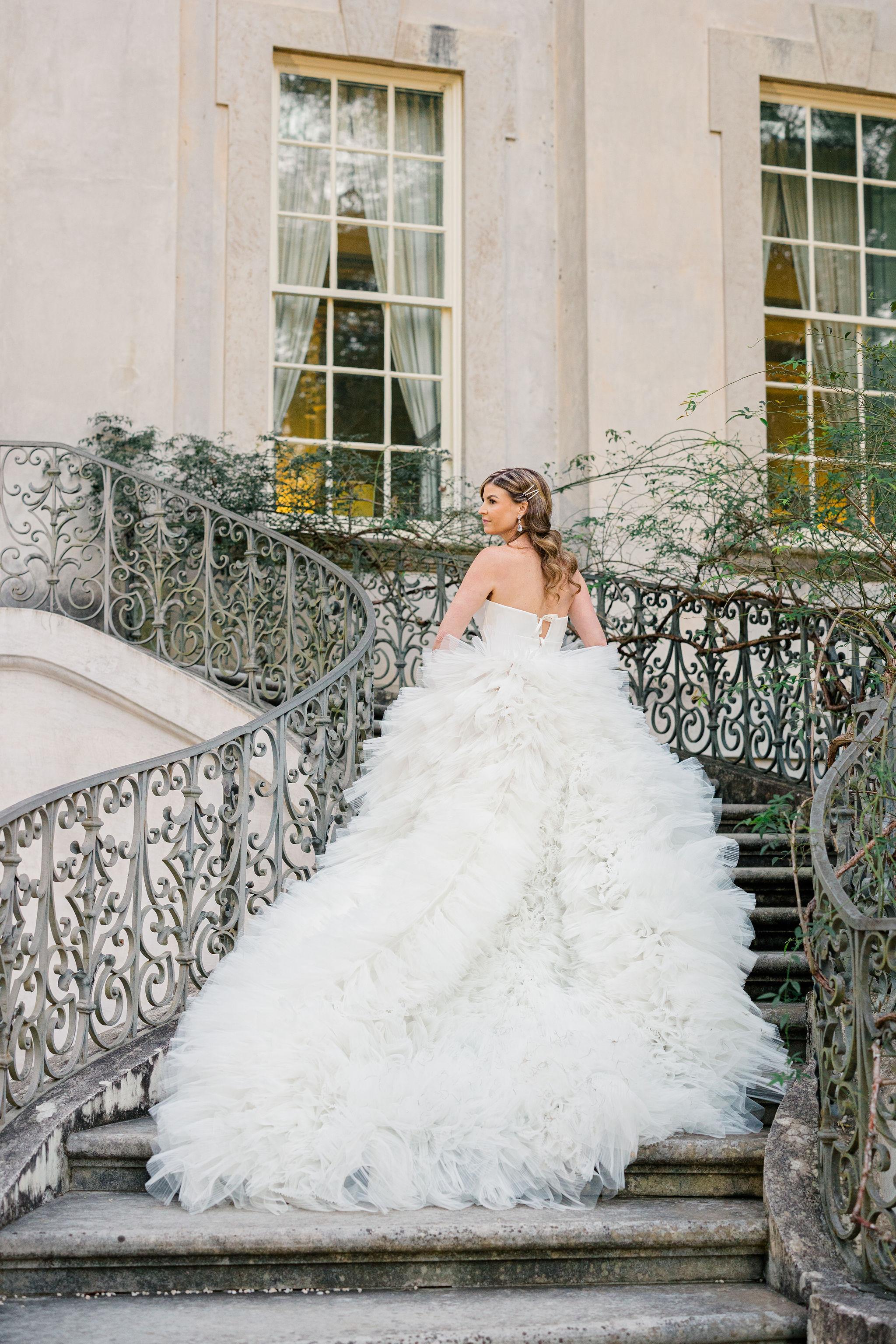 A Whimsical Fall Wedding at the Swan House 35