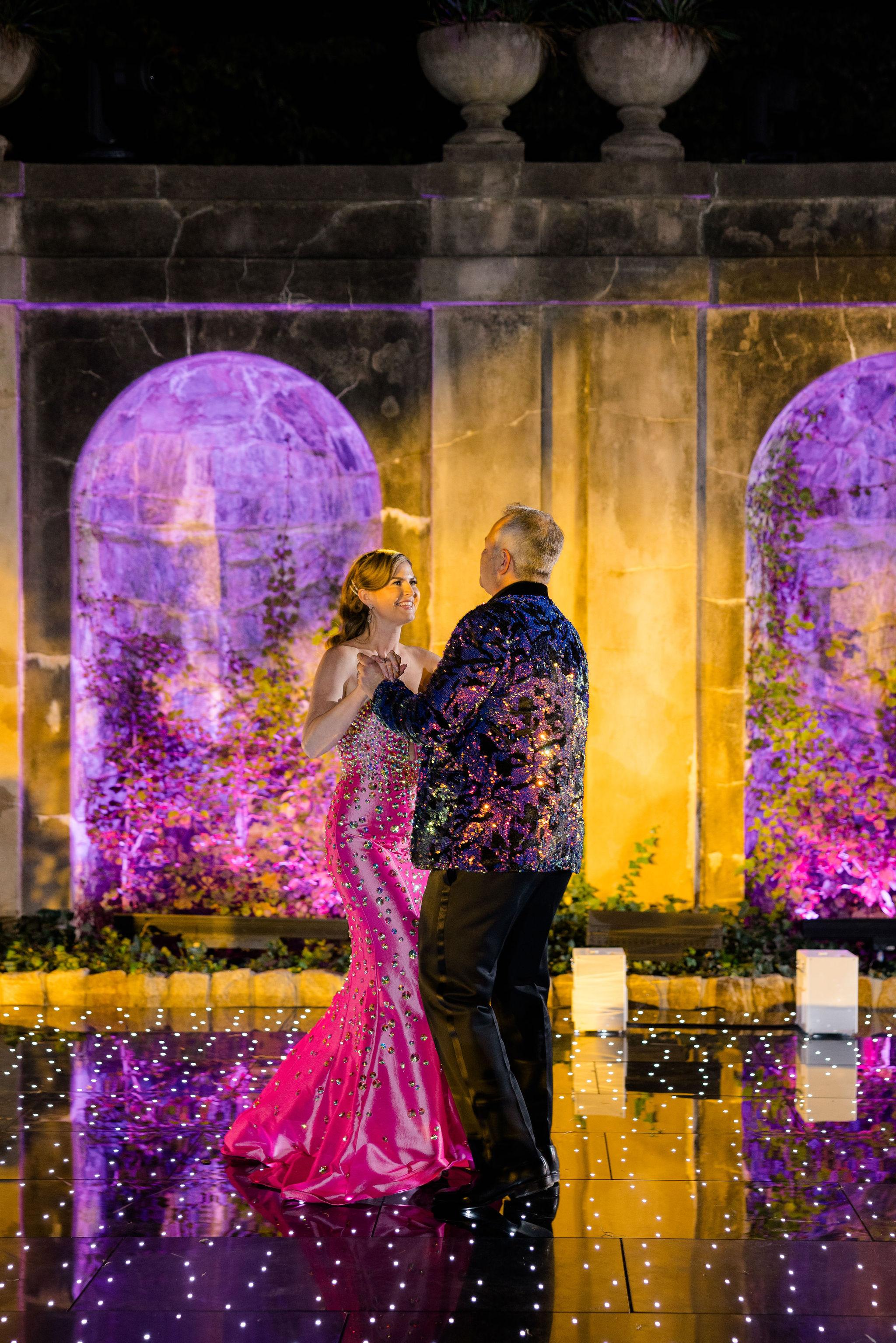 A Whimsical Fall Wedding at the Swan House 38