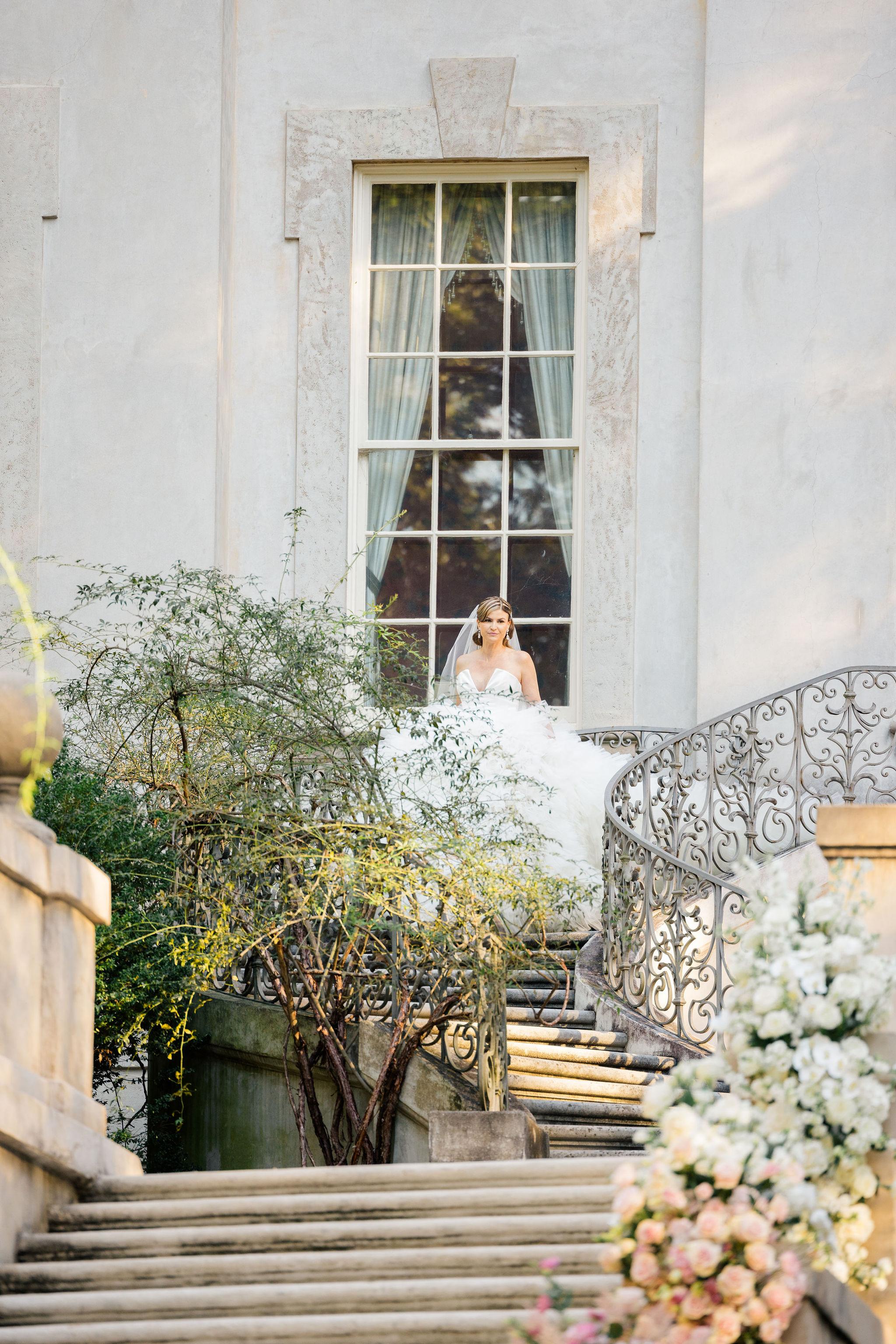 A Whimsical Fall Wedding at the Swan House 36
