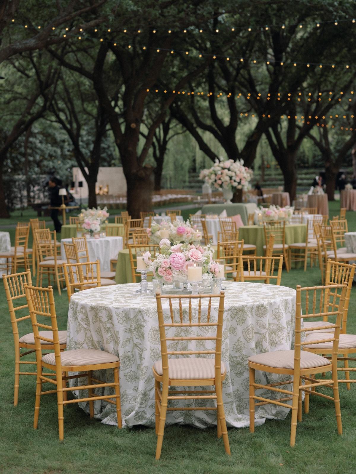 A Classic Spring Wedding at the Nasher Sculpture Center 4