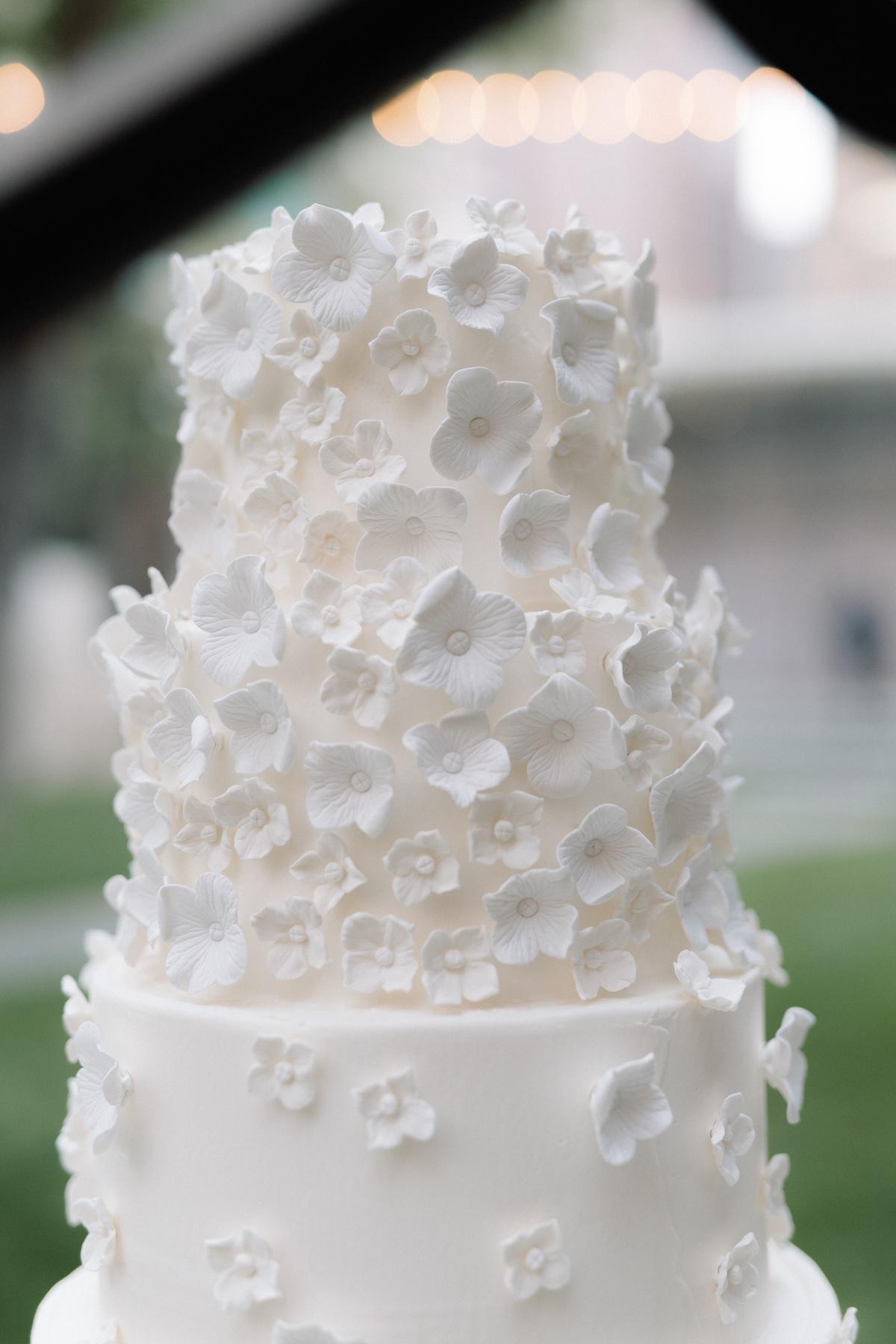 A Classic Spring Wedding at the Nasher Sculpture Center 11