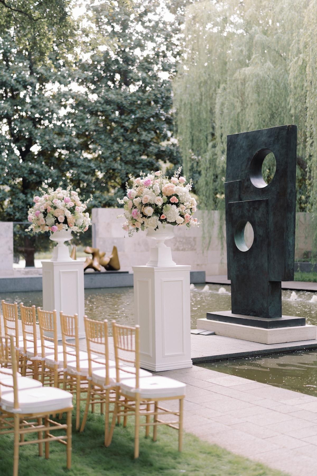 A Classic Spring Wedding at the Nasher Sculpture Center 45