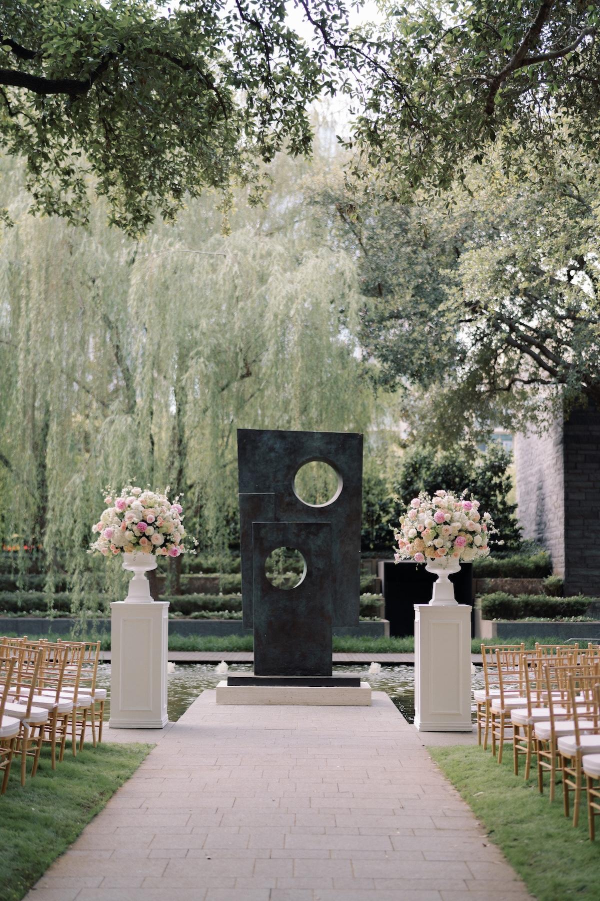 A Classic Spring Wedding at the Nasher Sculpture Center 5