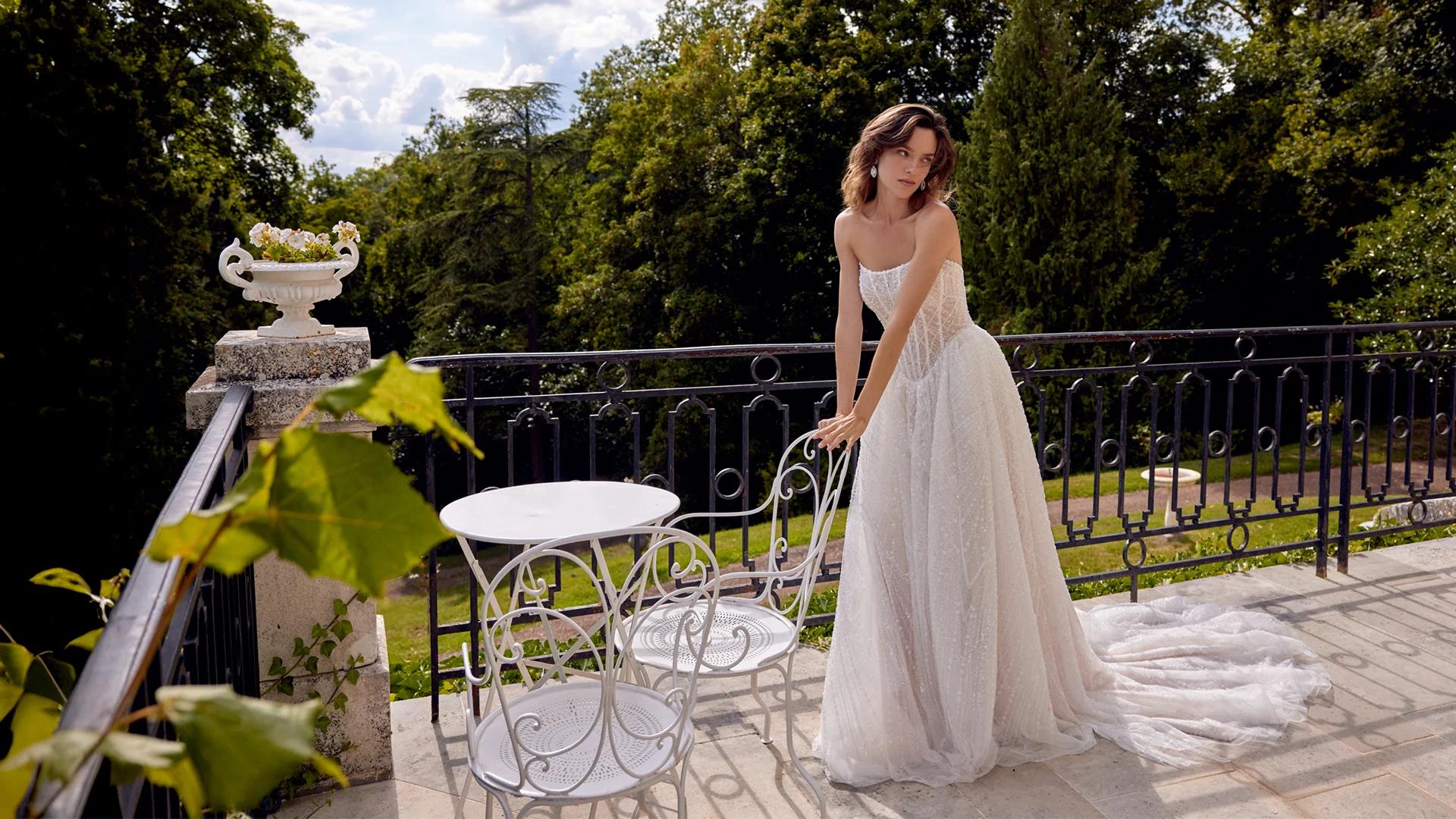 How to Choose a Wedding Dress That Flatters Your Figure