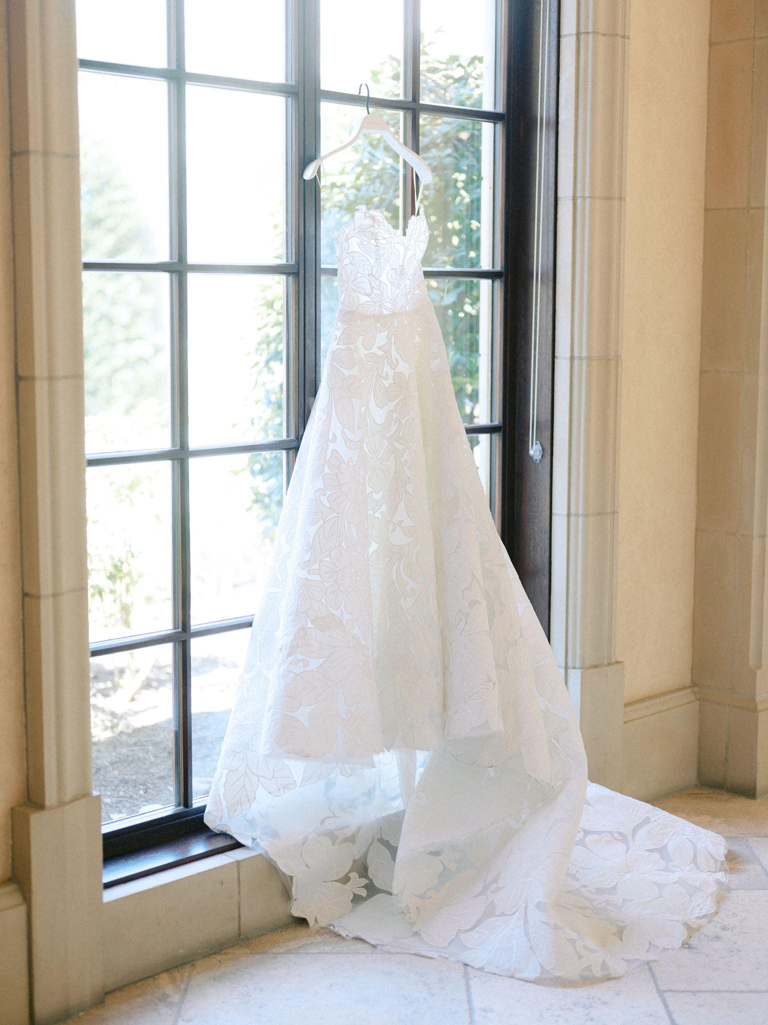 A Classic Dallas Wedding with Nods to New York City photo 2