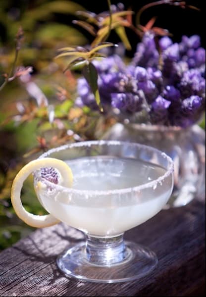 3 Ways to Bring Spring Flowers to Your Wedding Menu