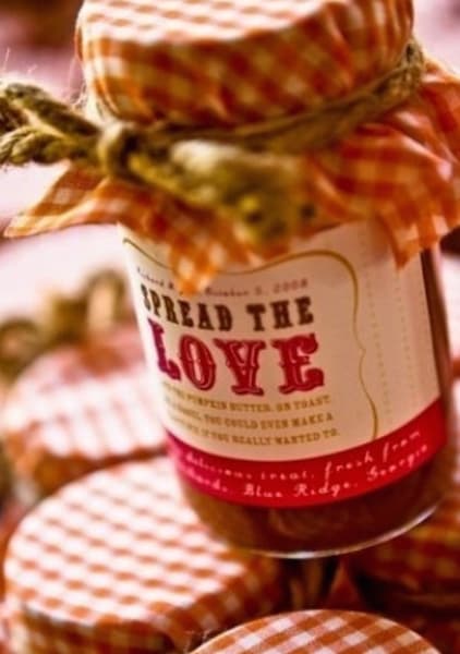 8 Punny Phrases That'll Pair Perfectly With Your Wedding Favors