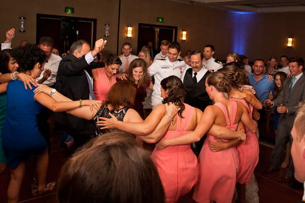 Elegant Wedding Captured By Shannon Moffit Photography
