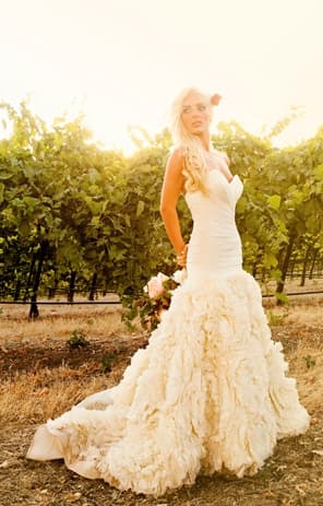 Vintage Wedding Captured By Lindsey Hahn Photography